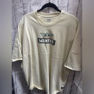 Short sleeve Grogu/Star Wars spirit jersey. Size XL.